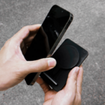 SkinArma - Kira Kobai USB-C PD 5000mAh Power Bank With Stand - Black - الصورة 2